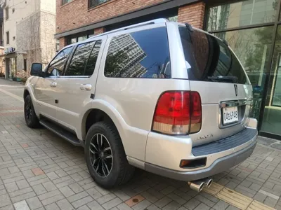 Lincoln Aviator 2004, 242000 км, за 3435.74 USD