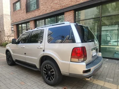 Lincoln Aviator 2004, 242000 км, за 3435.74 USD