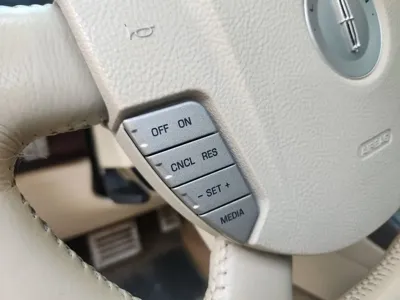 Lincoln Aviator 2004, 242000 км, за 3435.74 USD - фото 15