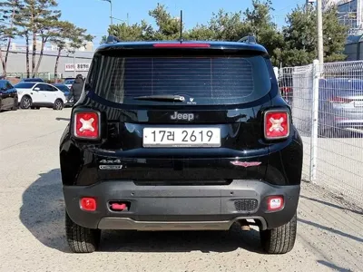 Jeep Renegade 2017, 135223 км, за 4957.7 USD