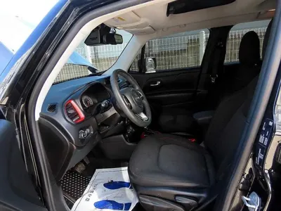 Jeep Renegade 2017, 135223 км, за 4957.7 USD