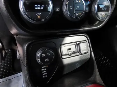 Jeep Renegade 2017, 135223 км, за 4957.7 USD - фото 14