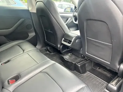 Tesla Model Y 2023, 80000 км, за 16649.71 USD - фото 10