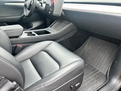 Tesla Model Y 2023, 80000 км, за 16649.71 USD - фото 11
