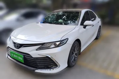 Toyota Camry · 2021 год