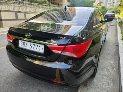 Hyundai Sonata 2014, 163219 км, за 2636.27 USD