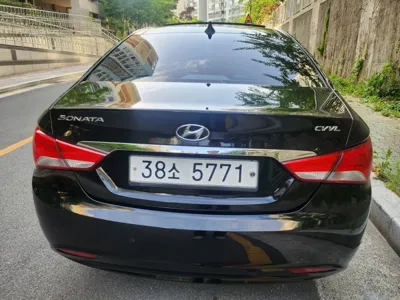 Hyundai Sonata 2014, 163219 км, за 2636.27 USD