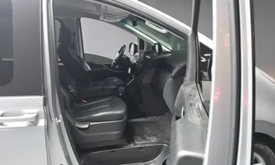 Hyundai Staria 2023, 35195 км, за 17876.87 USD - фото 11