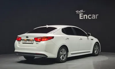 Kia K5 2014, 148307 км, за 3298.52 USD