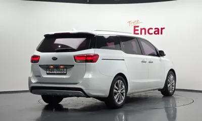 Kia Canival 2016, 216689 км, за 4883.76 USD