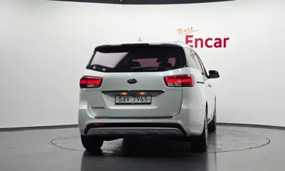 Kia Canival 2016, 216689 км, за 4883.76 USD