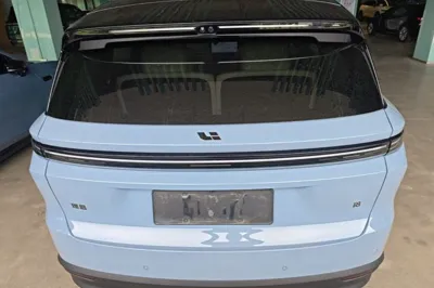 Li Auto Li Auto i8 2025, 8500 км, за 45937 USD