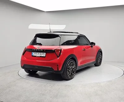 MINI Cooper 2025, 4561 км, за 22687.37 USD - фото 2