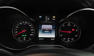 Mercedes-Benz C-Class 2017, 94851 км, за 11655.92 USD - фото 8