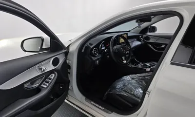 Mercedes-Benz C-Class 2017, 94851 км, за 11655.92 USD - фото 10