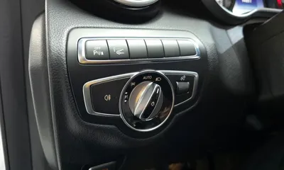 Mercedes-Benz C-Class 2017, 94851 км, за 11655.92 USD - фото 20