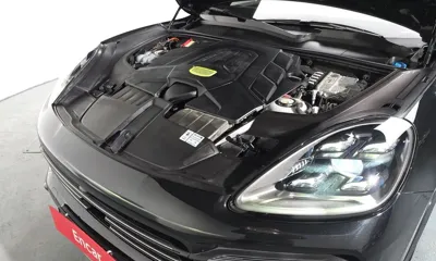 Porsche Cayenne 2023, 57852 км, за 69705.97 USD - фото 6
