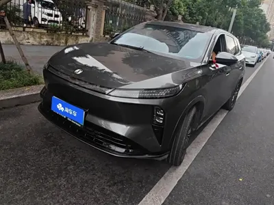 Aeolus 东风风神L8 · 2025 год