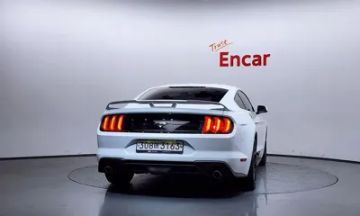 Ford Mustang 2019, 89027 км, за 14529.24 USD