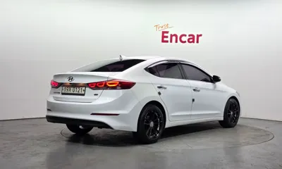 Hyundai Avante 2016, 165879 км, за 6607.2 USD