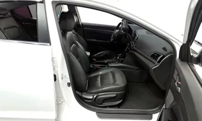 Hyundai Avante 2016, 165879 км, за 6607.2 USD - фото 11