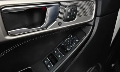 Ford Explorer 2020, 50892 км, за 18051.73 USD - фото 37
