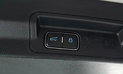 Ford Explorer 2020, 50892 км, за 18051.73 USD - фото 40
