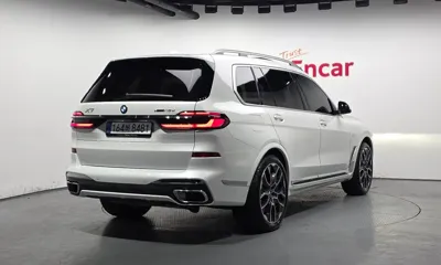 BMW X7 2025, 5630 км, за 103402.7 USD