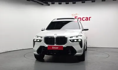 BMW X7 2025, 5630 км, за 103402.7 USD