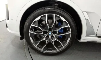 BMW X7 2025, 5630 км, за 103402.7 USD