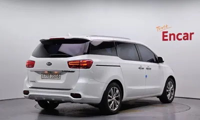 Kia Canival 2019, 94391 км, за 10097.73 USD