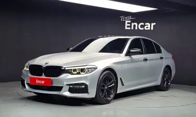 BMW 5-Series · 2018 год