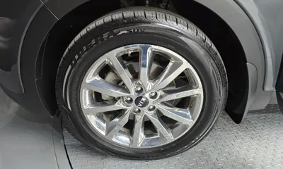 Kia Sorento 2017, 38245 км, за 11430.46 USD