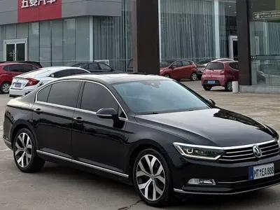 Volkswagen Magotan 2018, 110800 км, за 11594.83 USD