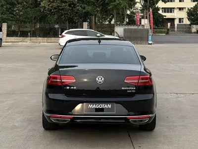 Volkswagen Magotan 2018, 110800 км, за 11594.83 USD