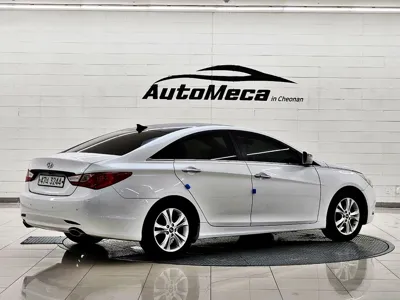 Hyundai Sonata 2012, 163991 км, за 2925.31 USD