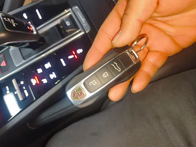 Porsche Cayenne 2019, 70400 км, за 65989 USD - фото 19