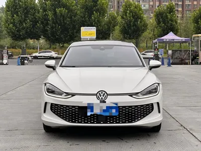 Volkswagen Lamando 2023, 46000 км, за 17627.67 USD