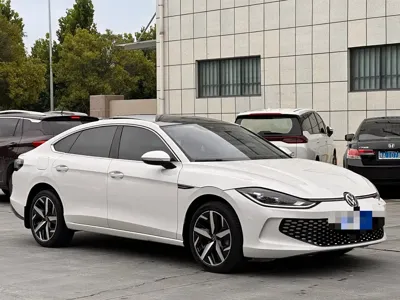 Volkswagen Lamando 2023, 46000 км, за 17627.67 USD