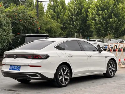 Volkswagen Lamando 2023, 46000 км, за 17627.67 USD