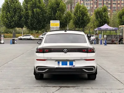 Volkswagen Lamando 2023, 46000 км, за 17627.67 USD