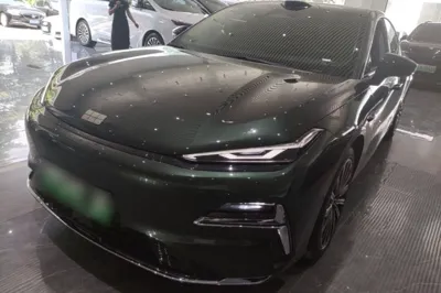 Geely Galaxy Galaxy 8 · 2025 год