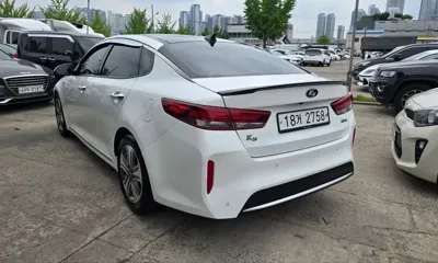 Kia K5 2017, 128982 км, за 7798.35 USD