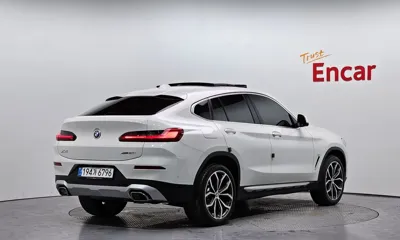 BMW X4 2025, 8768 км, за 43277.17 USD