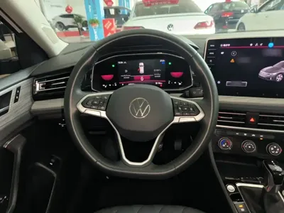 Volkswagen Sagitar 2023, 49800 км, за 12111.56 USD - фото 11