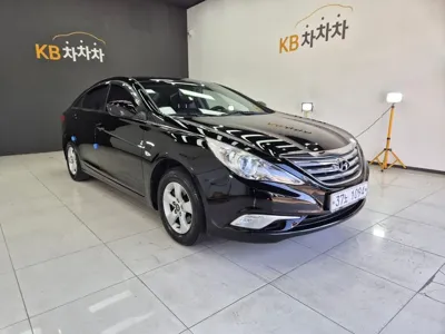 Hyundai Sonata 2014, 145596 км, за 2523.78 USD