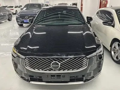 Volvo S90 2026, 4000 км, за 21880.09 USD