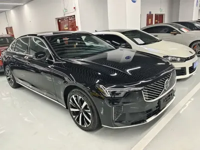 Volvo S90 2026, 4000 км, за 21880.09 USD