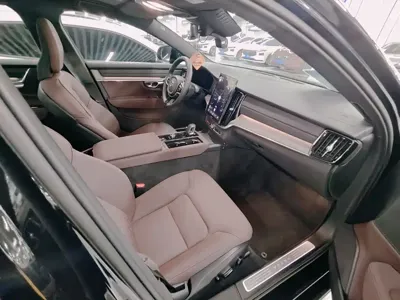 Volvo S90 2026, 4000 км, за 21818.23 USD - фото 10
