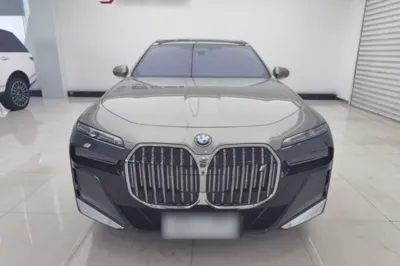 BMW i7 2023, 15800 км, за 76929 USD